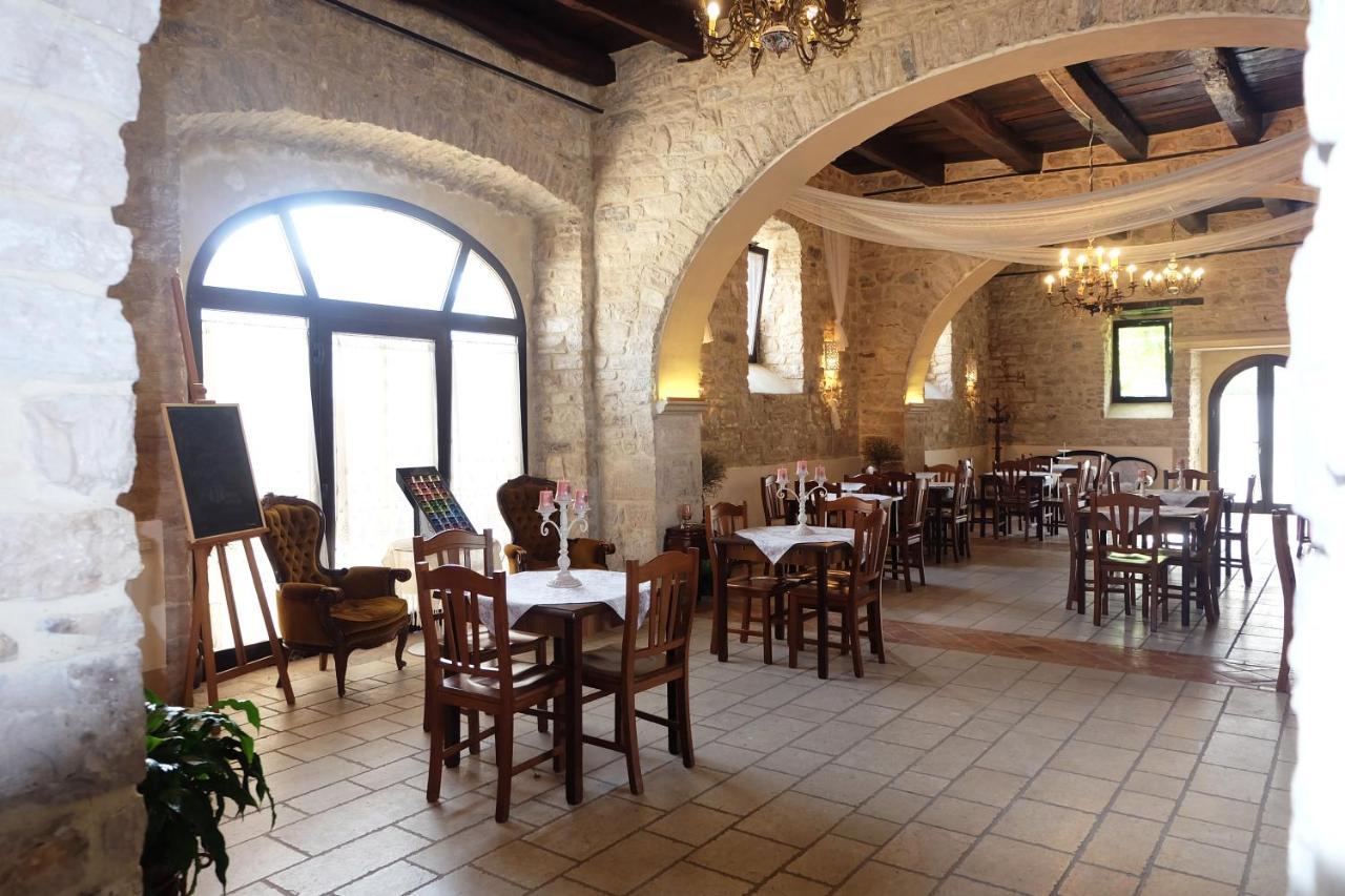 Antica Taverna Del Principe Sepino Buitenkant foto